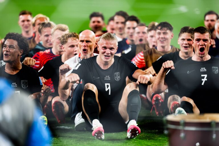 RECORD DATE NOT STATED  FIFA World Cup, WM, Weltmeisterschaft, Fussball 2026 - Group I - Norway v Senegal The Norwegian players celebrated their 3 2 win over Senegal with the famous Viking clap together with their fans after the match in the second round of Group I of the 2026 FIFA World Cup group stage at New York New Jersey Stadium, in East Rutherford, United States, on Monday, June 22, 2026.Foto: William Volcov/Brazil Photo Press/IMAGO Sports East Rutherford NJ United States of America Copyright: xWILLIAMxVOLCOVx
2026.06.23 East Rutherford 
pilka nozna mistrzostwa swiata
Norwegia - Senegal

Foto IMAGO/PressFocus

!!! POLAND ONLY !!!