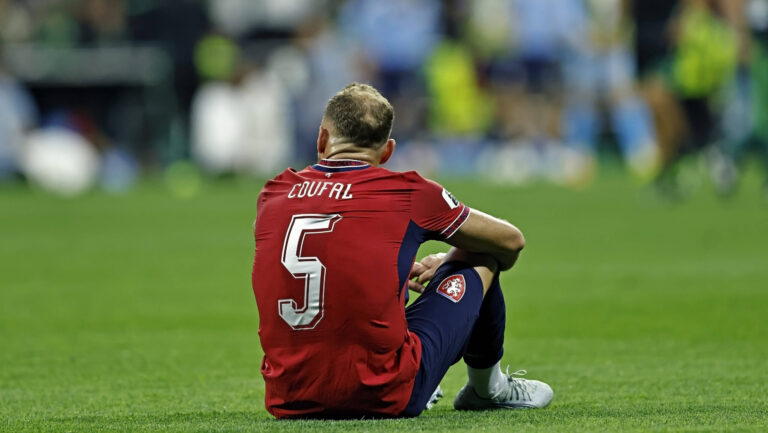 RECORD DATE NOT STATED 24th June 2026 Mexico City Stadium, Mexico City, Mexico FIFA World Cup, WM, Weltmeisterschaft, Fussball Football, Group A, Mexico versus Czechia Vladim&amp; xedr Coufal of Czechia shows dejection after the team s 3-0 defeat HeulerxAndrey/DiaEsportivo
2026.06.25 Meksyk
pilka nozna mistrzostwa swiata
Czechy - Meksyk
Foto IMAGO/PressFocus

!!! POLAND ONLY !!!