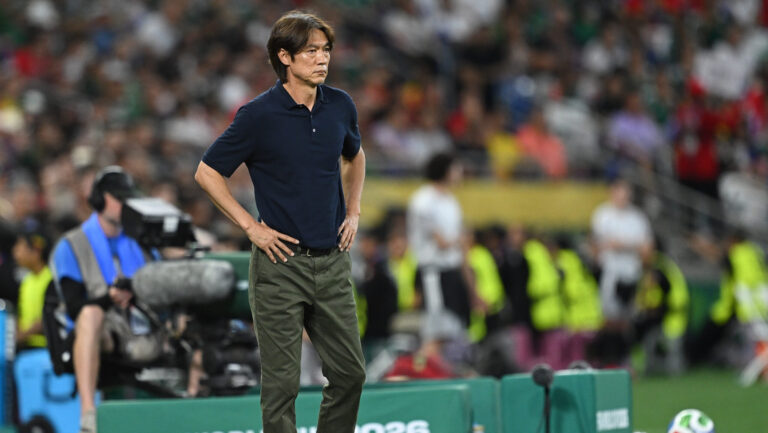 (260625) -- MONTERREY, June 25, 2026 (Xinhua) -- South Korea's head coach Hoon Myung-bo reacts during a group A match between South Africa and South Korea at the 2026 FIFA World Cup at Estadio Monterrey in Monterrey, Mexico, on June 24, 2026. (Photo by Lucio Tavora/Xinhua)

2026.06.25 Monterrey
pilka nozna mistrzostwa swiata
Republika Poludniowej Afryki - Korea Poludniowa
Foto Lucio Tavora/Xinhua/PressFocus

!!! POLAND ONLY !!!