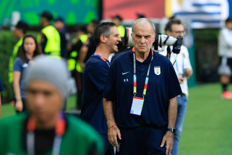 FIFA World Cup, WM, Weltmeisterschaft, Fussball 2026 URUGUAY VS SPAIN FIFA WORLD CUP 2026 URUGUAY VS SPAIN URUGUAY VS SPAIN 26062026 GUADALAJARA, MEXICO. Action photo of Marcelo Bielsa coach of Uruguay, during Group H game of the FIFA World Cup 2026, held at the Estadio Guadalajara of Guadalajara, Jalisco. Foto de accion de Marcelo Bielsa entrenador de Uruguay, durante juego del Grupo H de la Copa del Mundo 2026 de la FIFA, celebrado en el Estadio Guadalajara de Guadalajara, Jalisco. PHOTO BY IMAGENSHOP AGENCIA FOTOGRAFICA GUADALAJARA JALISCO MEXICO *** FIFA WORLD CUP 2026 URUGUAY VS SPAIN FIFA WORLD CUP 2026 URUGUAY VS SPAIN URUGUAY VS SPAIN 06/26/2026 GUADALAJARA, MEXICO Action photo of Marcelo Bielsa, coach of Uruguay, during a Group H match of the 2026 FIFA World Cup, held at the Estadio Guadalajara in Guadalajara, Jalisco Action photo of Marcelo Bielsa, coach of Uruguay, during a Group H match of the 2026 FIFA World Cup, held at the Estadio Guadalajara in Guadalajara, Jalisco. PHOTO BY IMAGENSHOP PHOTO AGENCY GUADALAJARA, JALISCO, MEXICO Copyright: xJORGExREYESx
2026.06.26 Guadalajara
pilka nozna , mistrzostwa swiata , mundial 2026
Urugwaj - Hiszpania
Foto IMAGO/PressFocus

!!! POLAND ONLY !!!
