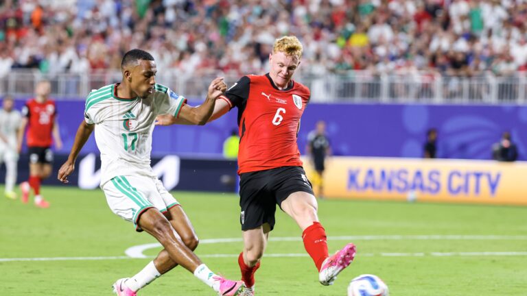 KANSAS CITY,MISSOURI,USA,28.JUN.26 - SOCCER - FIFA World Cup 2026, group stage, Algeria vs Austria. Image shows Rafik Belghali (ALG) and Nicolas Seiwald (AUT).
Photo: GEPA pictures/ Armin Rauthner
2026.06.28 Kansas City
pilka nozna mistrzostwa swiata
Algieria - Austria
Foto Icon Sport/SIPA USA/PressFocus

!!! POLAND ONLY !!!