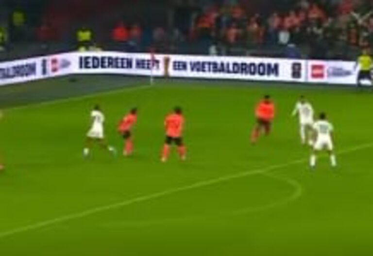 Kosmiczny gol i sensacyjna porażka! Holandia przegrywa tuż przed MŚ [WIDEO]