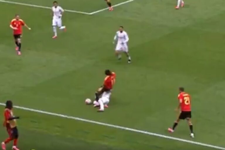 Brutalny faul na gwiazdorze Premier League! Wszystko w ostatnim sparingu przed MŚ [WIDEO]