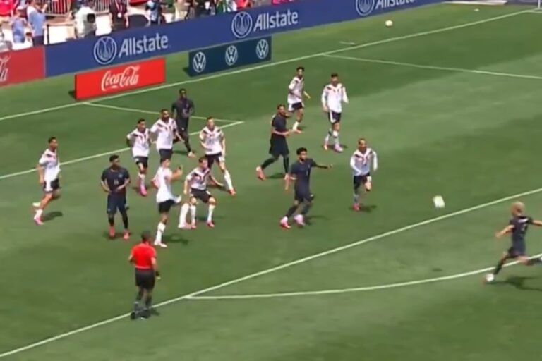 Kosmiczny gol w meczu USA – Niemcy! To można oglądać bez końca [WIDEO]