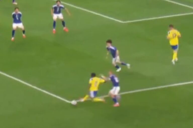 Cudowny gol na MŚ! Idealnie podkręcony strzał [WIDEO]