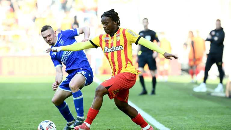 10 Gaetan PERRIN (aja) - 25 Jeremy AGBONIFO (rcl) during the Ligue 1 McDonalds match between Lens and Auxerre at Stade Bollaert-Delelis on April 27, 2025 in Lens, France. (Photo by Philippe Lecoeur/FEP/Icon Sport/Sipa USA)
2025.04.27 Lens 
pilka nozna liga francuska
RC Lens - AJ Auxerre
Foto Icon Sport/SIPA USA/PressFocus

!!! POLAND ONLY !!!