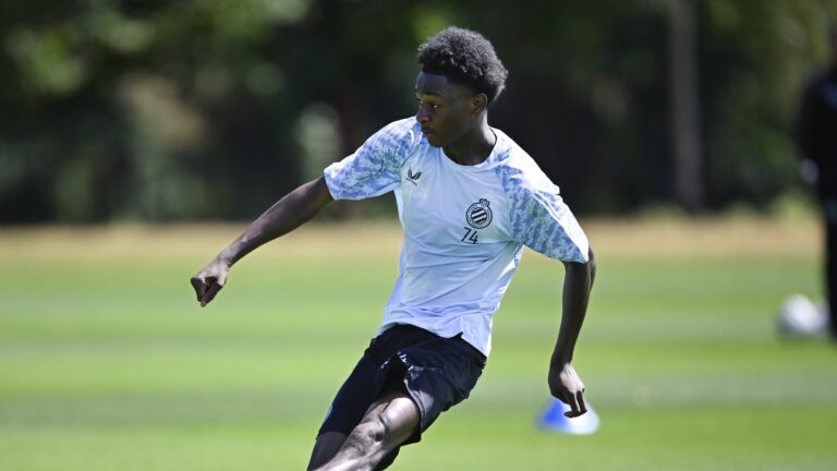 Club Brugge Pre-Season Training Camp 2025 LONDON, ENGLAND - JULY 08 : Bisiwu Jesse forward of Club Brugge pictured during a training session during a pre-season training camp at the Shell Sports Grounds of the The Lansbury Hotel on July 8, 2025 in London, England, 08/07/2025 London England PUBLICATIONxNOTxINxFRAxBEL Copyright: xNicoxVereeckenx
2025.07.08 Londyn
pilka nozna , liga belgijska
Club Brugge - oboz treningowy
Foto IMAGO/PressFocus

!!! POLAND ONLY !!!