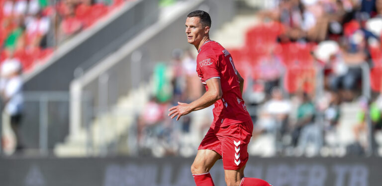 2025.08.02 Sosnowiec
Pilka nozna Betclic 2. Liga sezon 2025/2026
Zaglebie Sosnowiec - Resovia Rzeszow
N/z Evgeniy Shikavka
Foto Mateusz Sobczak / PressFocus

2025.08.02 Sosnowiec
Football Polish second league - third level 2025/26 season
Zaglebie Sosnowiec - Resovia Rzeszow
Evgeniy Shikavka
Credit: Mateusz Sobczak / PressFocus
