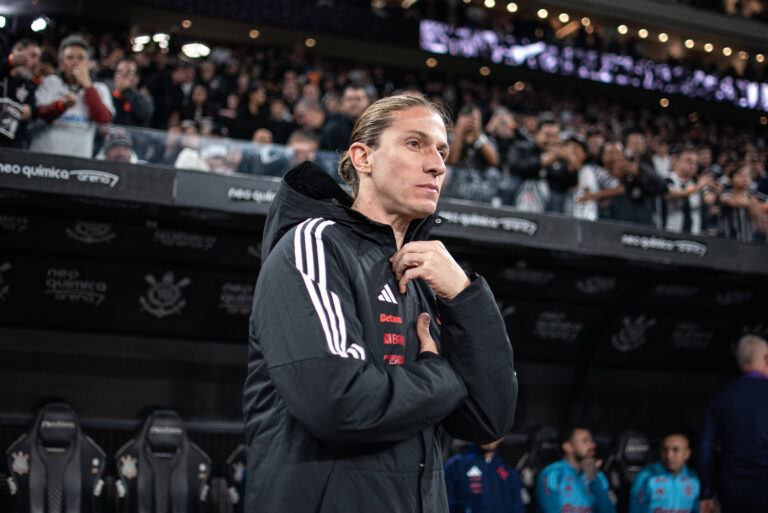 match between Corinthians and Flamengo for the Brazilian championship Sao Paulo SP, 9/28/2025 - Brasileirao/Corinthians vs Flamengo - Coach Filipe Luis before the match between Corinthians and Flamengo, valid for the 25th round of the Brazilian Football Championship, on Sunday night, September 28, 2025, at the Neo Quimica Arena, in Sao Paulo-SP. Foto: Ronaldo Barreto/Thenews2/imago images SPO PUBLICATIONxNOTxINxUSA Copyright: xRONALDOxBARRETOx
2025.09.28 Sao Paulo
pilka nozna , liga brazylijska
Corinthians - Flamengo
Foto IMAGO/PressFocus

!!! POLAND ONLY !!!