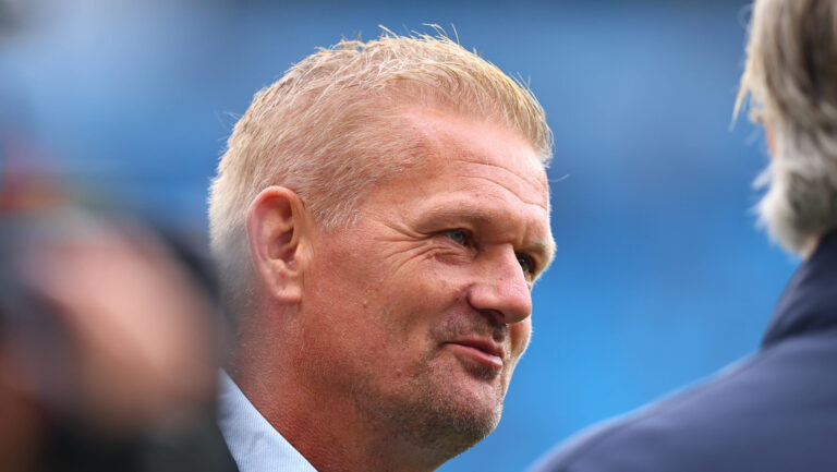 Manchester City v Everton, Premier League Alfie Haaland, father of Erling Haaland of Manchester City prior to the Manchester City v Everton Premier League match at the Etihad Stadium, Manchester, England on 18 October 2025 Credit: Ryan Crockett/Every Second Media Editorial use only. All images are copyright Every Second Media Limited. No images may be reproduced without prior permission. All rights reserved. Premier League and Football League images are subject to licensing agreements with Football DataCo Limited. see https://www.football-dataco.com Copyright: xIMAGO/EveryxSecondxMediax ESM-1625-0021 RyanxCrockettx/xEveryxSecondxMediax
2025.10.18 Manchester
pilka nozna liga angielska
Manchester City - Everton
Foto IMAGO/PressFocus

!!! POLAND ONLY !!!