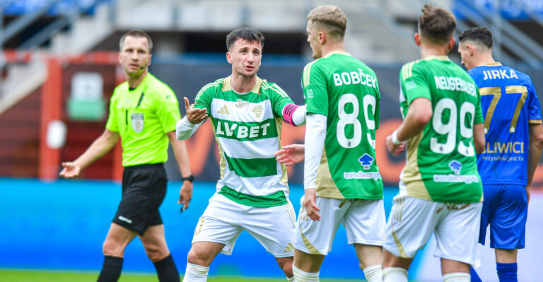 2025.10.19 Gliwice
Pilka nozna PKO BP Ekstraklasa Sezon 2025/2026
Piast Gliwice - Lechia Gdansk
N/z Rifet Kapic, Tomas Bobcek
Foto Marcin Bulanda / PressFocus

2025.10.19 Gliwice
Football Polish PKO BP Ekstraklasa League Season 2025/2026
Piast Gliwice - Lechia Gdansk
Rifet Kapic, Tomas Bobcek
Credit: Marcin Bulanda / PressFocus