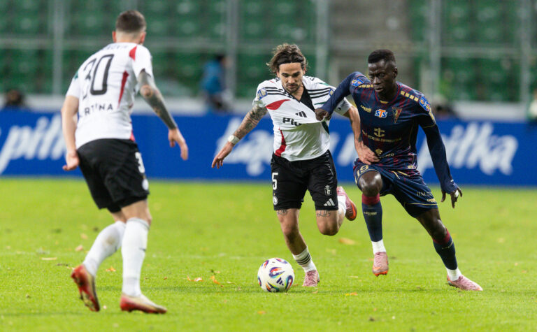 2025.10.30 Warszawa pilka nozna PKO Puchar Poldski sezon 2025/2026
Legia Warszawa - Pogon Szczecin
N/z Petar Stojanovic (Legia), Claude Goncalves (Legia), Mor Ndiaye (Pogon)
Foto Tomasz Jastrzebowski / Foto Olimpik / PressFocus

2025.10.30 Warsaw Football Polish Cup season 2025/2026
Legia Warszawa - Pogon Szczecin
Petar Stojanovic (Legia), Claude Goncalves (Legia), Mor Ndiaye (Pogon)
Credit: Tomasz Jastrzebowski / Foto Olimpik / PressFocus