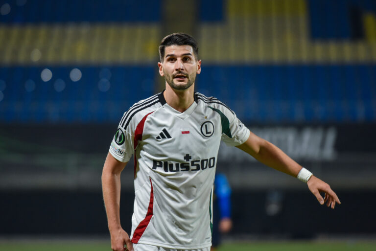 Kłopoty zdrowotne napastnika Legii. Czeka go operacja