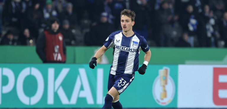 Michal Karbownik am Ball / Einzelbild / Freisteller / Aktion / / Fussball Fussball / DFB Pokal Viertelfinale Herren / Saison 2025/2026 / 10.02.2026 / Hertha BSC Berlin vs SC Freiburg SCF / DFL regulations prohibit any use of photographs as image sequences and/or quasi-video / *** Michal Karbownik on the ball single image cropping action sport soccer soccer DFB Pokal quarterfinal men season 2025 2026 10 02 2026 Hertha BSC Berlin vs SC Freiburg SCF DFL regulations prohibit any use of photographs as image sequences and or quasi video
2026.02.10 Berlin
pilka nozna , Puchar Niemiec
Hertha BSC Berlin - SC Freiburg
Foto IMAGO/PressFocus

!!! POLAND ONLY !!!