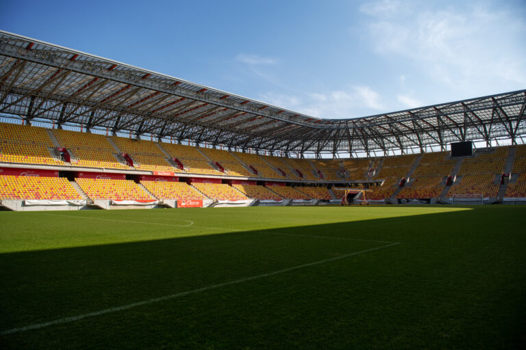 2026.03.10 Bialystok  Do zbiorow powstajacej na Chorten Arenie Galerii Bialostockiego Sportu trafila pierwsza flaga Ultry Jagiellonii, czyli grupy najbardziej zagorzalych kibicow bialostockiego klubu, wykonana blisko 40 lat temu. N/z stadion Chorten Arena Foto Michal Kosc / PressFocus