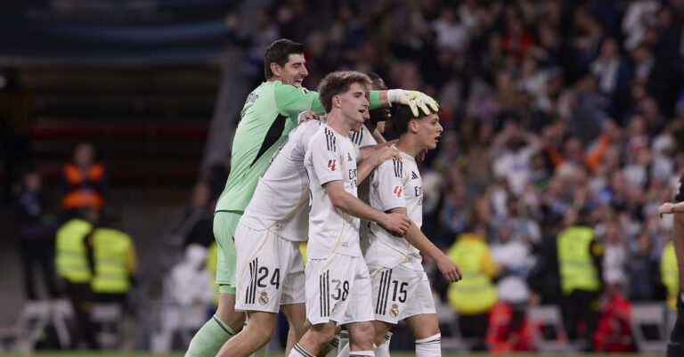 (From L to R) Thibaut Courtois of Real Madrid CF, Cesar Palacios of Real Madrid CF and Arda Guler of Real Madrid CF celebrate a goal during the LaLiga EA Sports 2025/2026 week 28 football match between Real Madrid CF and Elche CF at Santiago Bernabeu stadium. Final score: Real Madrid CF 4:1 Elche CF. (Photo by Federico Titone / SOPA Images/Sipa USA)
2026.03.14 Madryt
pilka nozna liga hiszpanska
Real Madryt - Elche CF
Foto SOPA Images/SIPA USA/PressFocus

!!! POLAND ONLY !!!