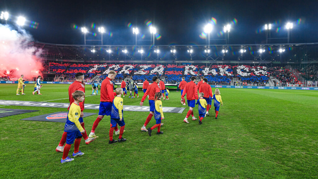 2026.03.19 Sosnowiec
Pilka nozna Liga Konferencji Europy UEFA Faza pucharowa Sezon 2025/2026
Rakow Czestochowa - ACF Fiorentina
N/z sstadion, obiekt sportowy, pirotechnika, piro, oprawa pirotechniczna, trybuny
Foto Marcin Bulanda / PressFocus

2026.03.19 Sosnowiec
Football UEFA Europa Conference League Phase Play Off Season 2025/2026
Rakow Czestochowa - ACF Fiorentina
sstadion, obiekt sportowy, pirotechnika, piro, oprawa pirotechniczna, trybuny
Credit: Marcin Bulanda / PressFocus
