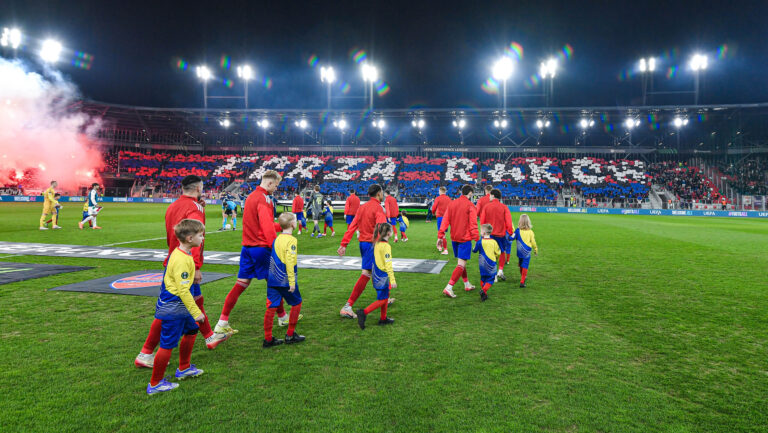 2026.03.19 Sosnowiec
Pilka nozna Liga Konferencji Europy UEFA Faza pucharowa Sezon 2025/2026
Rakow Czestochowa - ACF Fiorentina
N/z sstadion, obiekt sportowy, pirotechnika, piro, oprawa pirotechniczna, trybuny
Foto Marcin Bulanda / PressFocus

2026.03.19 Sosnowiec
Football UEFA Europa Conference League Phase Play Off Season 2025/2026
Rakow Czestochowa - ACF Fiorentina
sstadion, obiekt sportowy, pirotechnika, piro, oprawa pirotechniczna, trybuny
Credit: Marcin Bulanda / PressFocus