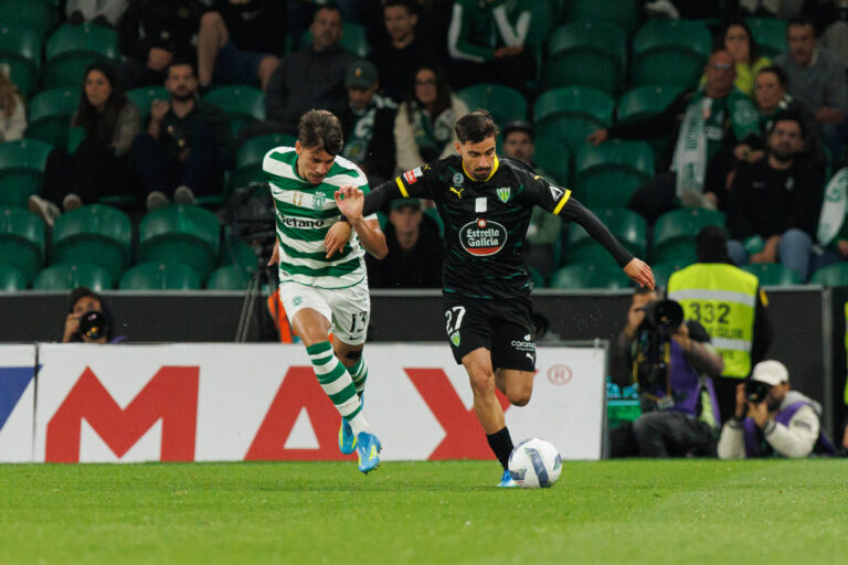Georgios Vagiannidis and Rodrigo Conceicao seen during Liga Portugal game between teams of Sporting CP and FC Tondela at Estadio Jose Alvalade Luis Loureiro/Ball Raw Images PT Lisbon Estadio Jose Alvalade Portugal Copyright: xLuisxLoureirox LLOU9228
2026.04.29 Lizbona
pilka nozna , liga portugalska
Sporting Lizbona - CD Tondela
Foto IMAGO/PressFocus

!!! POLAND ONLY !!!
