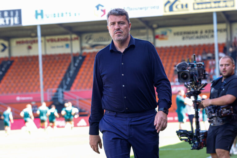 2026-05-24 AFC Ajax v FC Utrecht - Dutch Eredivisie Play-Offs VOLENDAM, NETHERLANDS - MAY 24: Oscar Garcia headcoach of AFC Ajax looks on during the Dutch Eredivisie Play-Offs match between AFC Ajax and FC Utrecht at Kras Stadion on May 24, 2026 in Volendam, Netherlands. Volendam Kras Stadion Netherlands Content not available for redistribution in The Netherlands directly or indirectly through any third parties. Copyright: xBenxGalx
2026.05.24 Amsterdam
pilka nozna liga holenderska
Ajax Amsterdam - FC Utrecht
Foto IMAGO/PressFocus

!!! POLAND ONLY !!!