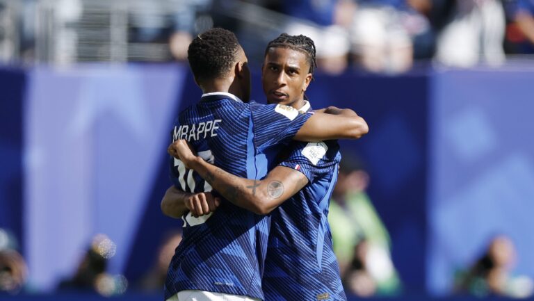 6/16/2026 - NEW JERSEY - (LR) Kylian Mbappe of France, Michael Olise of France celebrate the victory during the 2026 FIFA World Cup Group I match between France and Senegal at the New Jersey Stadium on June 16, 2026, in New Jersey, United States. MAURICE VAN STEEN / ANP /ANP/Sipa USA
2026.06.16 New Jersey
pilka nozna , mistrzostwa swiata , mundial 2026
Francja - Senegal
Foto ANP/SIPA USA/PressFocus

!!! POLAND ONLY !!!