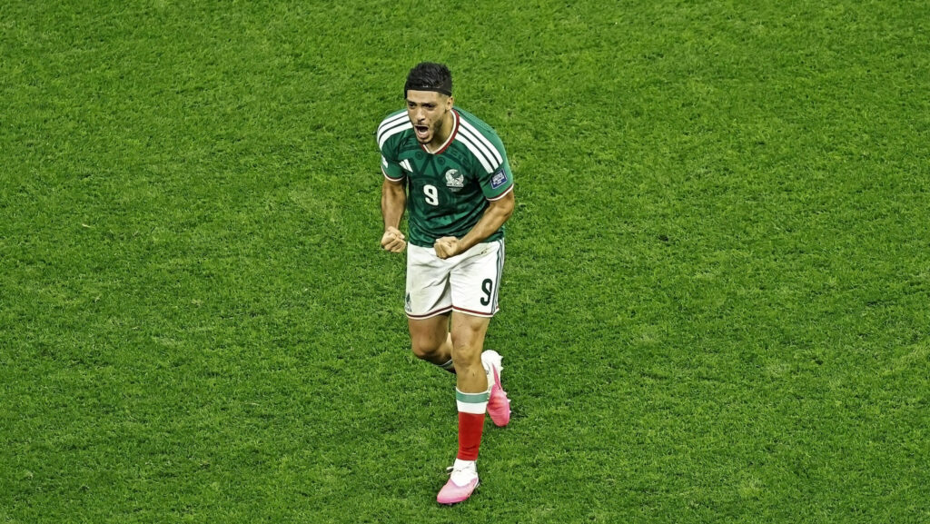 30th June 2026 Mexico City Stadium, Mexico City, Mexico FIFA World Cup, WM, Weltmeisterschaft, Fussball Football, Mexico versus Ecuador Raul Jimenez of Mexico celebrates after scoring the second goal of his team HeulerxAndrey/DiaEsportivo
2026.07.01 Mexico City
pilka nozna Mistrzostwa Swiata 2026
Meksyk - Ekwador
Foto IMAGO/PressFocus

!!! POLAND ONLY !!!