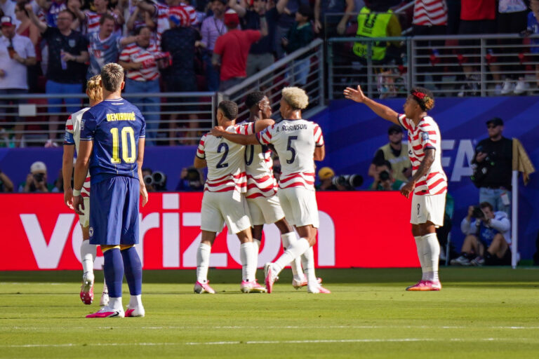 USA: Fußball FIFA World Cup, WM, Weltmeisterschaft, Fussball 2026, Sechzehntelfinale - USA vs Bosnien - Herzegowina im Levis Stadium Santa Clara, San Francisco Bay Area, Kalifornien: Tor und Torjubel zum 1:0 durch Folarin Balogun USA, 20 Freude, Emotionen, Jubel *** USA Soccer FIFA World Cup 2026, Round of 32: USA vs. Bosnia and Herzegovina at Levis Stadium in Santa Clara, San Francisco Bay Area, California. Goal and celebration following the 10 goal by Folarin Balogun USA, 20: Joy, emotion, cheering Copyright: xJOERANxSTEINSIEKx
2026.07.01 Santa Clara
pilka nozna , mistrzostwa swiata , mundial 2026
Stany Zjednoczone - Bosnia i Hercegowina
USA
Foto IMAGO/PressFocus

!!! POLAND ONLY !!!