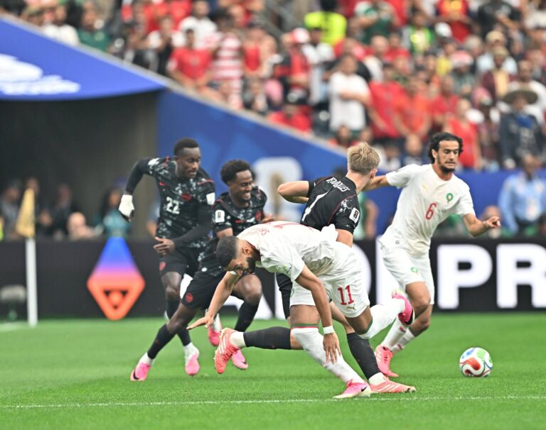 Canada vs Morocco, Round of 16, played at Houston Stadium, Houston, Texas, USA, on July 4, 2026. HOUSTON, TEXAS, USA JULY 4, 2026:Canada s Mo√se Bombito  15 controls the ball under pressure from Morocco s Soufiane Rahimi  11 during the FIFA World Cup, WM, Weltmeisterschaft, Fussball 2026 Round of 16 match between Canada and Morocco at Houston Stadium in Houston, Texas, USA, on July 4, 2026. HOUSTON United States of America Copyright: x xAymanxArefxMohamedxSaadxElxDinx/xJNAxPressx
2026.07.04 Houston
pilka nozna mistrzostwa swiata
Kanada - Maroko
Foto IMAGO/PressFocus

!!! POLAND ONLY !!!