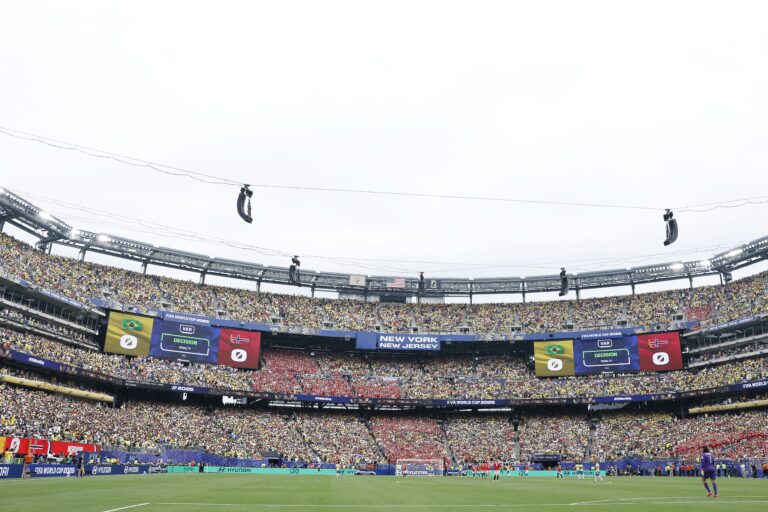 7/5/2026 - EAST RUTHERFORD, NEW JERSEY - Video assistant referee (VAR) during the 2026 FIFA World Cup Round of 16 match between Brazil and Norway at Metlife Stadium on July 5, 2026, in East Rutherford, New Jersey, United States. MAURICE VAN STEEN / ANP /ANP/Sipa USA
2026.07.05 East Rutherford
pilka nozna , mistrzostwa swiata , mundial 2026
Brazylia - Norwegia
Foto ANP/SIPA USA/PressFocus

!!! POLAND ONLY !!!