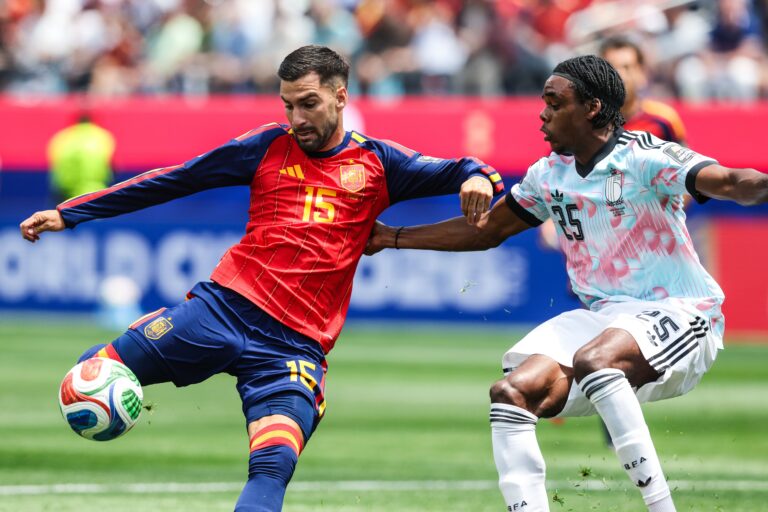 Spain's Alex Baena and Belgium's Nathan Ngoy pictured in action during a soccer game between Spain and Belgian national team Red Devils, on Friday 10 July 2026 in Los Angeles, USA, in the 1/4 finals of the FIFA World Cup 2026. BELGA PHOTO BRUNO FAHY (Photo by BRUNO FAHY/Belga/Sipa USA)
2026.07.10 Los Angeles
pilka nozna mistrzostwa swiata
Belgia - Hiszpania 
Foto Belga/SIPA USA/PressFocus

!!! POLAND ONLY !!!