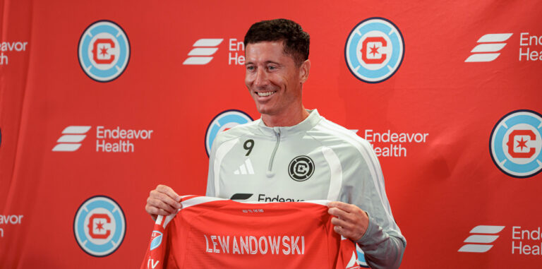 Robert Lewandowski seen during Robert Lewandowski and Chicago Fire press conference, PK, Pressekonferenz Martin Murillo/Ball Raw Images Loule Estadio Algarve Portugal Copyright: xMartinxMurillox martinmurillo_chicago_lewandowski_conference_2627-2
2026.07.14 Chicago
pilka nozna MLS
Prezentacja Roberta Lewandowskiego w barwach Chicago Fire
Foto IMAGO/PressFocus

!!! POLAND ONLY !!!