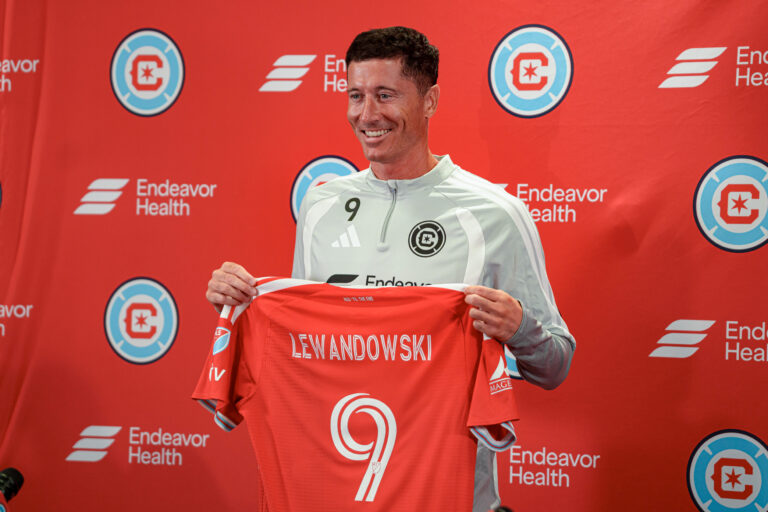 Robert Lewandowski seen during Robert Lewandowski and Chicago Fire press conference, PK, Pressekonferenz Martin Murillo/Ball Raw Images Loule Estadio Algarve Portugal Copyright: xMartinxMurillox martinmurillo_chicago_lewandowski_conference_2627-2
2026.07.14 Chicago
pilka nozna MLS
Prezentacja Roberta Lewandowskiego w barwach Chicago Fire
Foto IMAGO/PressFocus

!!! POLAND ONLY !!!