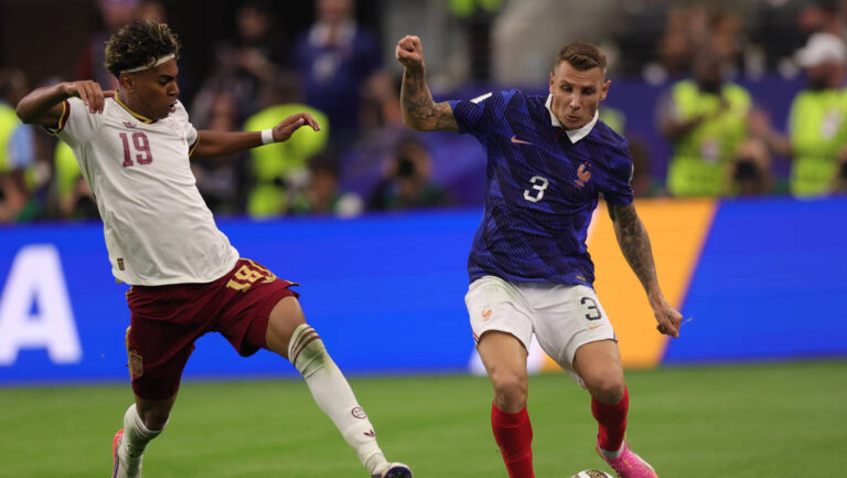 US Soccer World Cup France - Spain 9205575 14.07.2026 Spain s Lamine Yamal and France s Lucas Digne struggle for the ball during the FIFA World Cup, WM, Weltmeisterschaft, Fussball 2026 semi-final soccer match between France and Spain at Dallas Stadium in Arlington, Texas, United States. Nafis Sirazetdinov / Sputnik Arlington Texas USA PUBLICATIONxINxGERxSUIxAUTxESTxLTUxLATxNORxSWExDENxNEDxPOLxUKxAUSxONLY Copyright: xNafisxSirazetdinovx
2026.07.14 Arlington
pilka nozna Mistrzostwa Swiata 2026
Francja - Hiszpania
Foto IMAGO/PressFocus

!!! POLAND ONLY !!!