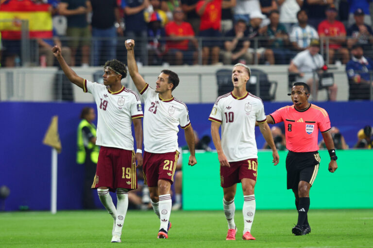FIFA World Cup, WM, Weltmeisterschaft, Fussball 2026 Semi-Final: France v Spain DALLAS, USA - 14th July 2026: Mikel Oyarzabal of Spain celebrates scoring his side s first goal with team mate Lamine Yamal of Spain during the FIFA World Cup 2026 semi-final match between France and Spain at Dallas Stadium Credit: Craig Mercer/ Alamy Live News Dallas Dallas Stadium United States of America Copyright: xCraigxMercerx/xPeakxActionxPhotosx
2026.07.14 Dallas 
pilka nozna Mistrzostwa Swiata 2026
Francja - Hiszpania
Foto IMAGO/PressFocus

!!! POLAND ONLY !!!