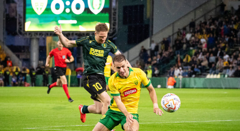 Marcel Wedrychowski and Aleksandre Narimanidze seen during UEFA Conference League qualifying game between teams of MSK Zilina and GKS Katowice Matej Sagan/Ball Raw Images Zilina MSK Zilina Stadium Slovakia Copyright: xMatejxSaganx DSC01594
2026.07.16 Zylina
pilka nozna , liga Konferencji
MSK Zilina - GKS Katowice
Foto IMAGO/PressFocus

!!! POLAND ONLY !!!