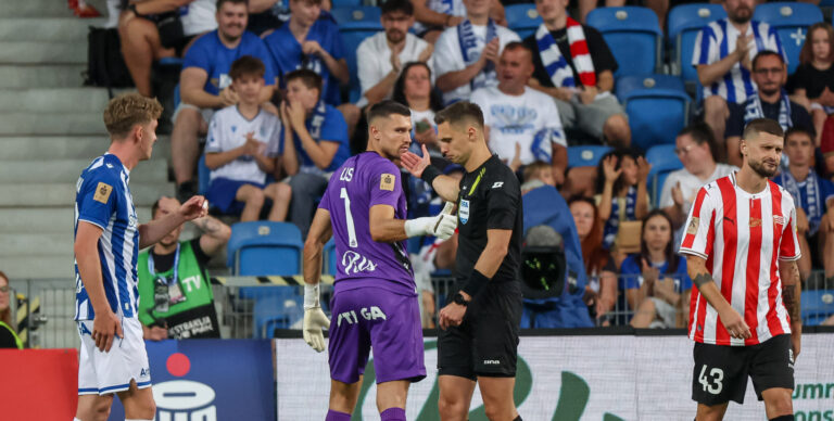 2026.07.25 Poznan
Pilka nozna Ekstraklasa sezon 2026/2027
Lech Poznan - Cracovia
N/z Sedzia Damian Sylwestrzak Mateusz Lis czerwona kartka var 
Foto Pawel Jaskolka / PressFocus

2026.07.25 Poznan
Football Polish Ekstraklasa season 2026/2027
Lech Poznan - Cracovia
Credit: Pawel Jaskolka / PressFocus