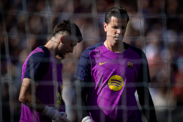 Goalkeeper Joan Garcia (FC Barcelona) and Goalkeeper Wojciech Szczesny (FC Barcelona) are seen during FC Barcelona's first training at Spotify Camp Nou following its renovation. At Spotify Camp Nou in Barcelona, , Spain, on November 07 2025. Photo by Felipe Mondino-/ ipa-agency.net - //IPAPRESSITALY_IPA_Agency_IPA67649035/Credit:/IPA/SIPA/2511071401
2025.11.07 Barcelona
pilka nozna liga hiszpanska
FC Barcelona - trening na Camp Nou
Foto /IPA/SIPA/PressFocus

!!! POLAND ONLY !!!