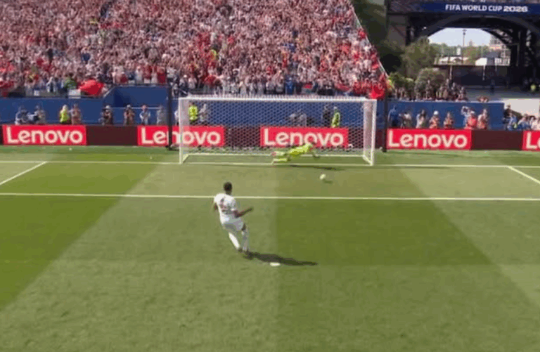 Mbappe marnuje karnego! Yassine Bounou
bohaterem Maroka [WIDEO]