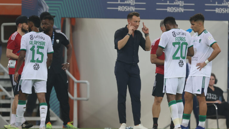JEDDAH, SAUDI ARABIA - OCTOBER 6: Matthias Jaissle manager of Al Ahli speaking to his player during the Saudi Pro League match between Al-Ittihad and Al-Ahli at King Abdullah Sports City on October 6, 2023 in Jeddah, Saudi Arabia. (Photo by Abdul Ghani Bashir Issa/MB Media)

06.10.2023 Jeddah
pilka nozna liga saudyjska
Al-Ittihad - Al-Ahly
Foto MB Media / PressFocus 
POLAND ONLY!!