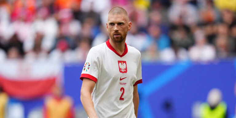 Bartosz Salamon of Poland during the UEFA Euro 2024 match between Poland and Netherlands, Group D, date 1, played at Volksparkstadion on June 16, 2024 in Hamburg, Germany. (Photo by Bagu Blanco /  pressinphoto / Sipa USA)PHOTO)
2024.06.16 Hamburg
pilka nozna mistrzostwa Europy UEFA Euro 2024
Polska - Holandia
Foto pressinphoto/SIPA USA/PressFocus

!!! POLAND ONLY !!!