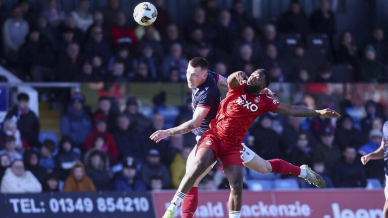 Ross County v Aberdeen William Hill Scottish Premiership 05-04-2025. Shayden Morris 20 of Aberdeen and Ross Countys Kacper Lopata 20 during the William Hill Scottish Premiership match between Ross County and Aberdeen at the Global Energy Stadium, Dingwall, Scotland on 5 April 2025. Dingwall Global Energy Stadium Ross-shire Scotland Editorial use only , Copyright: xStephenxDobsonx PSI-21772-0149
2024.09.21 Dingwall
pilka nozna , liga szkocka
Ross County - Aberdeen
Foto IMAGO/PressFocus

!!! POLAND ONLY !!!