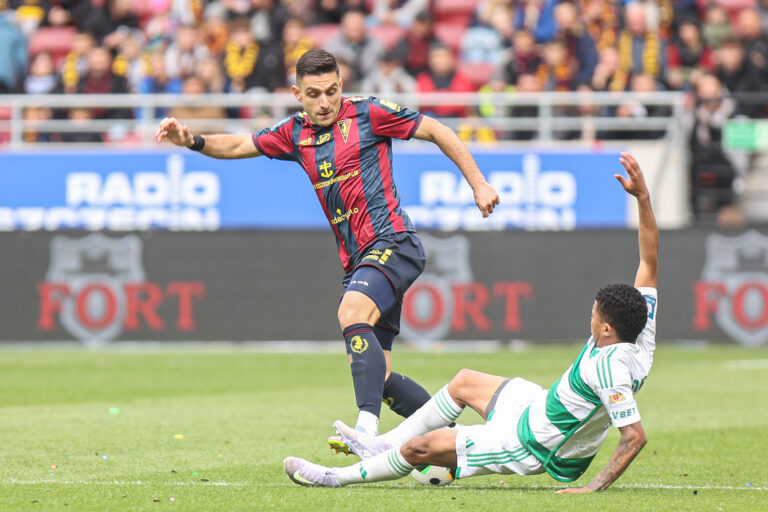 2025.05.17 Szczecin
pilka nozna PKO Ekstraklasa sezon 2024/2025
Pogon Szczecin - Lechia Gdansk
N/z Camilo Mena Efthymios Koulouris
Foto Szymon Gorski / PressFocus

2025.05.17 Szczecin
Football - Polish PKO Ekstraklasa season 2024/2025
Pogon Szczecin - Lechia Gdansk
Camilo Mena Efthymios Koulouris
Credit: Szymon Gorski / PressFocus