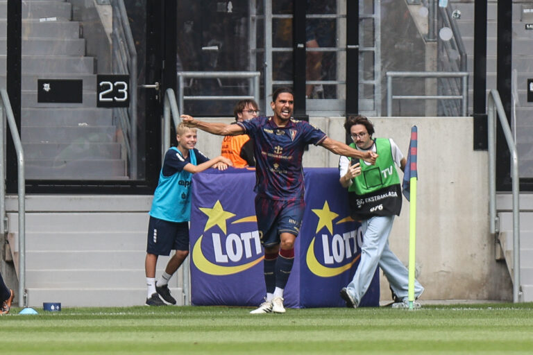 2025.07.26 Szczecin
pilka nozna PKO Ekstraklasa sezon 2025/2026
Pogon Szczecin - Motor Lublin
N/z bramka gol radosc Marian Huja
Foto Szymon Gorski / PressFocus

2025.07.26 Szczecin
Football - Polish PKO Ekstraklasa season 2025/2026
Pogon Szczecin - Motor Lublin
bramka gol radosc Marian Huja
Credit: Szymon Gorski / PressFocus