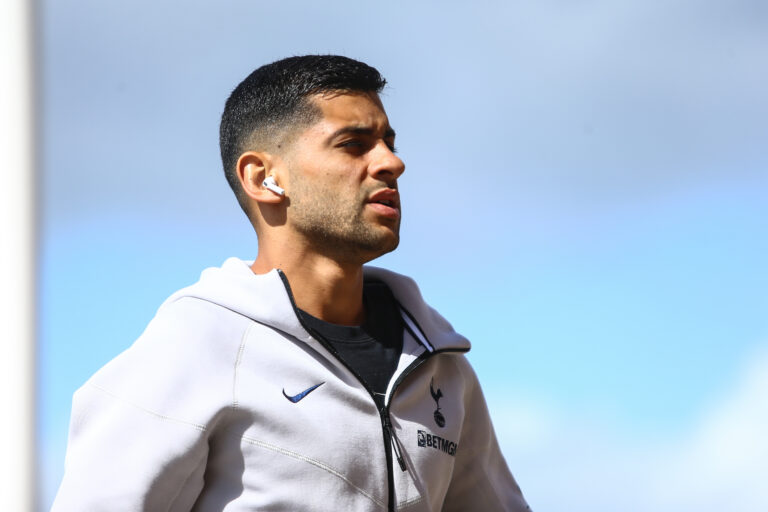 SUNDERLAND, ENGLAND, APRIL 12: Cristian Romero of Tottenham Hotspur arrives prior to the Premier League 2025-26 match between Sunderland and Tottenham Hotspur at Stadium of Light on April 12, 2026 in Sunderland, England. (Photo by Zach Forster/Sports Press Photo) (Photo by Zach Forster/Sports Press Photo/Sipa USA)
2026.04.12 Sunderland
pilka nozna liga angielska
Sunderland - Tottenham Hotspur
Foto SPP/SIPA USA/PressFocus

!!! POLAND ONLY !!!