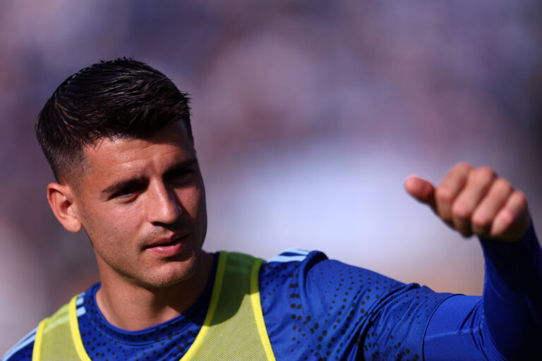 Serie A Como 1907 - Ssc Napoli Alvaro Morata of Como 1907 gestures during the Serie A match beetween Como 1907 and Ssc Napoli at Stadio Giuseppe Sinigaglia on May 2 2026 in Como Italy . Como Stadio Giuseppe Sinigaglia Italy Copyright: xMarcoxCanonierox
2026.05.02 Como
pilka nozna , liga wloska
Como 1907 - SSC Napoli
Foto IMAGO/PressFocus

!!! POLAND ONLY !!!