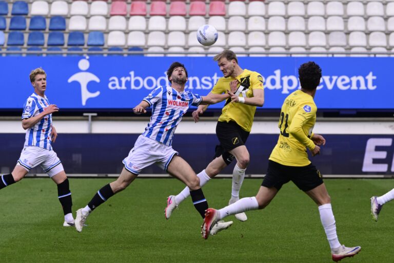 5/11/2026 - HEERENVEEN - Lasse Selvåg Nordås of Heerenveen, Enes Mahmutovic of NAC during the remainder of the Dutch Eredivisie match between NAC Breda and sc Heerenveen at the Abe Lenstra Stadium on May 11, 2026, in Heerenveen, the Netherlands. The match was abandoned on May 10 due to fireworks on the pitch. OLAF KRAAK / ANP /ANP/Sipa USA
2026.05.11 Breda
pilka nozna liga holenderska
NAC Breda - sc Heerenveen

Foto ANP/SIPA USA/PressFocus

!!! POLAND ONLY !!!