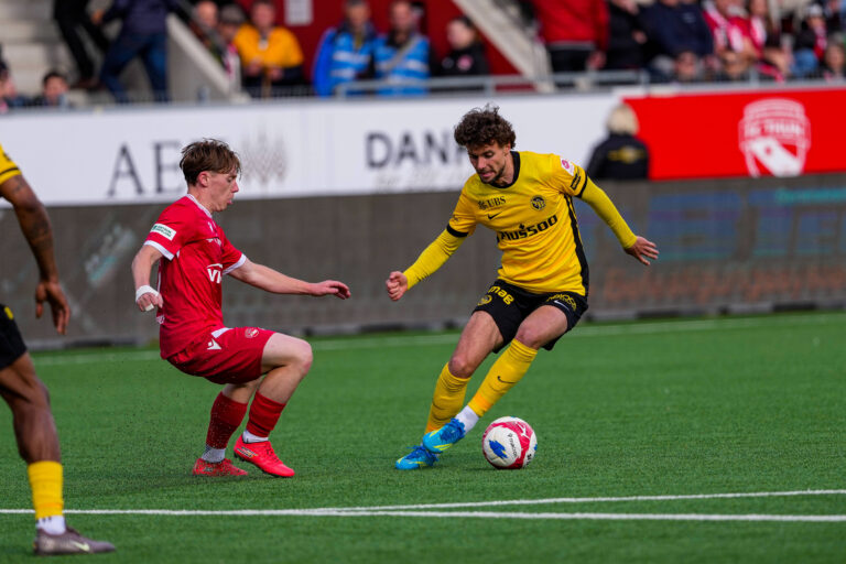 Schweiz: Brack Super League 2025/26, FC Thun vs BSC Young Boys - Stockhorn Arena, Thun: Michael Heule 27 THU gegen Darian Males 39 YB Thun Stockhorn Arena Bern Schweiz *** Switzerland Brack Super League 2025 26, FC Thun vs BSC Young Boys Stockhorn Arena, Thun Michael Heule 27 THU vs Darian Males 39 YB Thun Stockhorn Arena Bern Switzerland Copyright: xKjetilxWaberx
2026.05.14 Thun
pilka nozna , liga szwajcarska
FC Thun - BSC Young Boys Berno
Foto IMAGO/PressFocus

!!! POLAND ONLY !!!