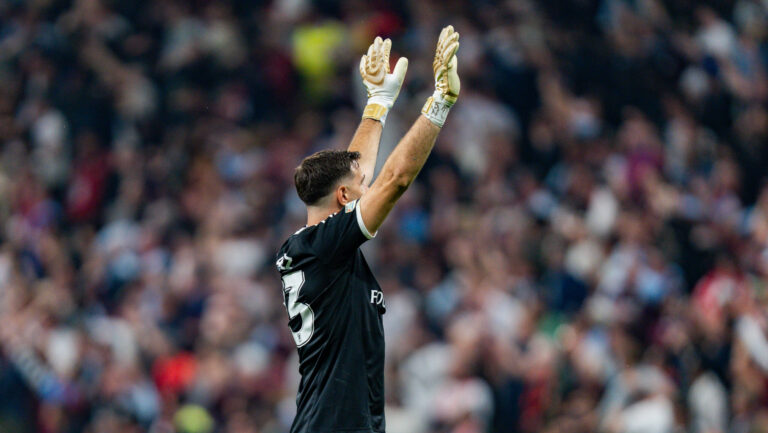 20.05.2026, SC Freiburg vs. Aston Villa, UEFA Europa League Finale, Final Matchday Tor zum 0:3 durch Morgan Rogers Aston Villa hier Emiliano Martinez aston Villa *** 20 05 2026, SC Freiburg vs Aston Villa, UEFA Europa League Final, Final Matchday Goal for 0 3 by Morgan Rogers Aston Villa here Emiliano Martinez aston Villa Copyright: xBahhoxKarax
2026.05.20 Stambul
pilka nozna , Liga Europy , final Ligi Europy
SC Freiburg - Aston Villa
Foto IMAGO/PressFocus

!!! POLAND ONLY !!!