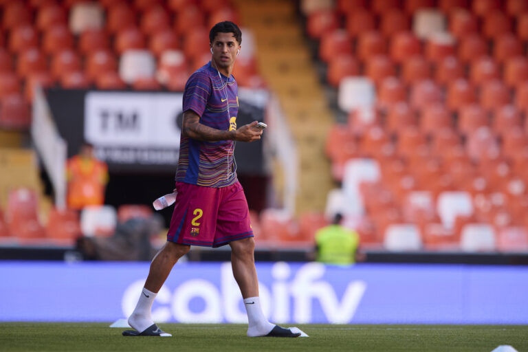 Valencia CF v FC Barcelona, Barca - LaLiga EA Sports VALENCIA, SPAIN - MAY 23: Joao Cancelo of FC Barcelona looks on prior to the LaLiga EA Sports match between Valencia CF and FC Barcelona at Estadio Mestalla on May 23, 2026 in Valencia, Spain. Photo by Francisco Macia/Photo Players Images/Magara Press Valencia Estadio Mestalla Spain Copyright: xFranciscoxMaciax
2026.05.23 Walencja
pilka nozna , liga hiszpanska
Valencia CF - FC Barcelona
Foto IMAGO/PressFocus

!!! POLAND ONLY !!!
