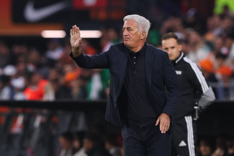 2026-06-03 Netherlands v Algeria - Friendly international football match ROTTERDAM, NETHERLANDS - JUNE 3: Headcoach Vladimir Petkovic of Algeria coaches his players during the Friendly international football match match between Netherlands and Algeria at Stadion Feijenoord on June 3, 2026 in Rotterdam, Netherlands. Rotterdam Stadion Feijenoord Netherlands Content not available for redistribution in The Netherlands directly or indirectly through any third parties. Copyright: xHansxvanxderxValkx
2026.06.03 Rotterdam
pilka nozna , miedzynarodowy mecz towarzyski
Holandia - Algieria
Foto IMAGO/PressFocus

!!! POLAND ONLY !!!